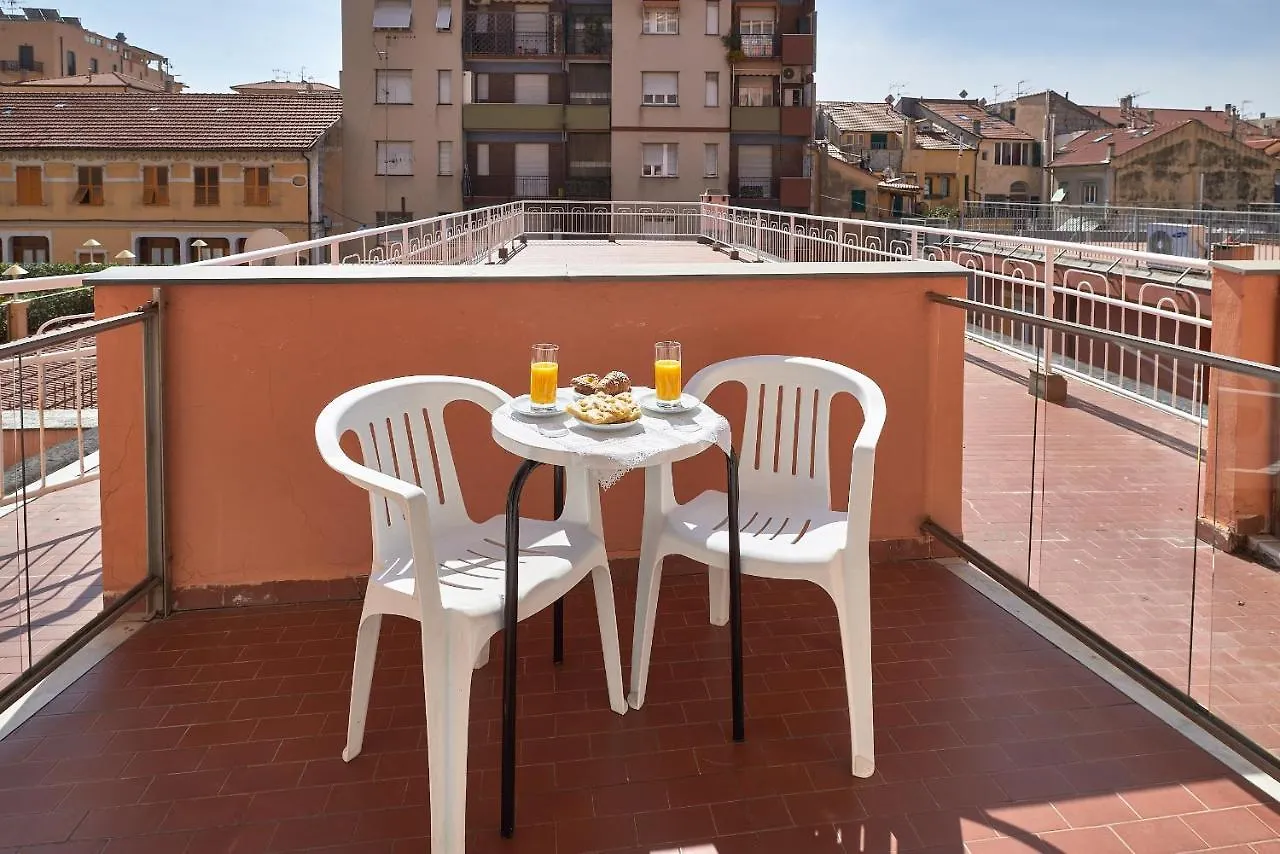 Albergo Natalina Finale Ligure 2*,